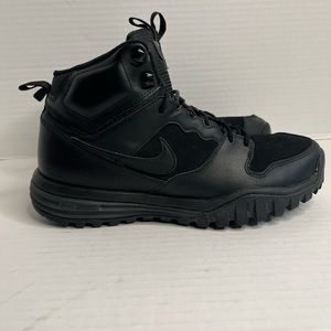 Nike Dual Fusion Hills Mens Size 9.5 Black Hi Top Tactical Boots 695784-004